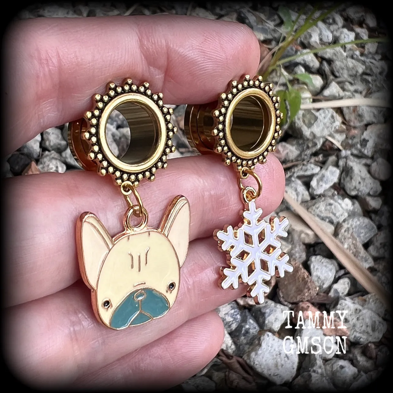 Festive pug dog earrings-Christmas snowflake tunnel earrings