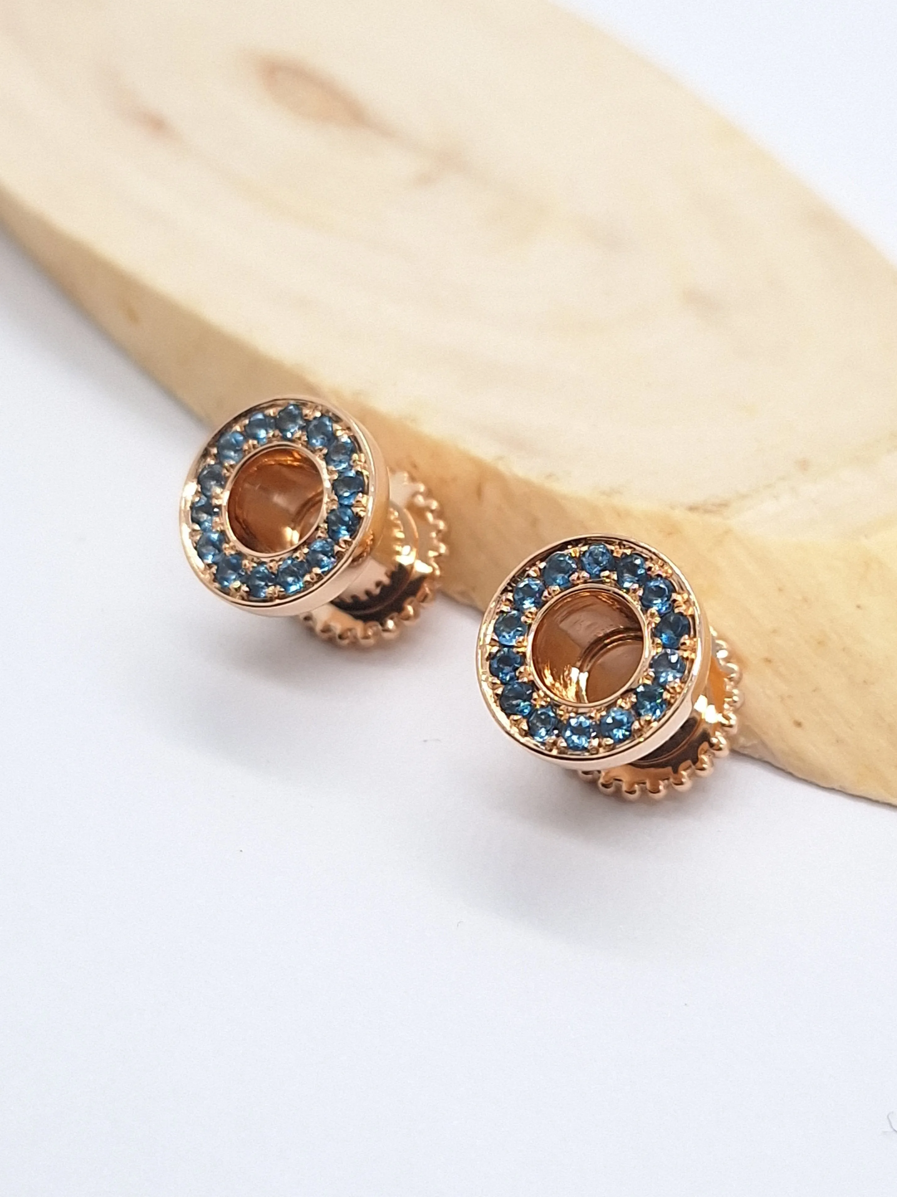 Flesh Tunnels Topaz Blue London 14K