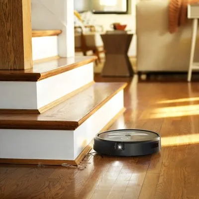 iRobot Roomba j7  Wi-Fi Connected Self-Emptying Robot Vacuum - Black - 7550